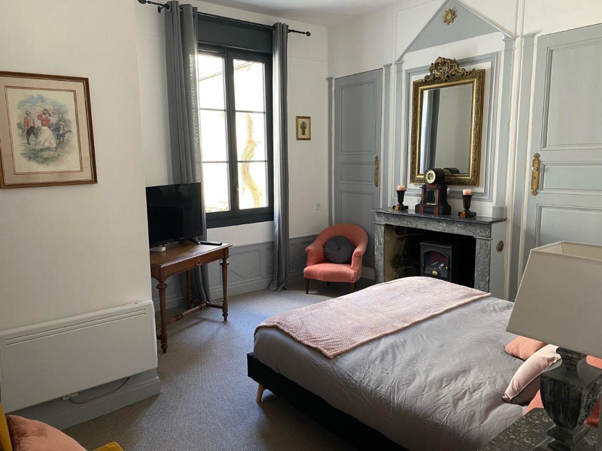 Bed and Breakfast Le Castel De Bréhémont Esterno foto