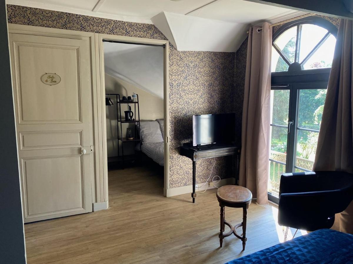 Bed and Breakfast Le Castel De Bréhémont Esterno foto